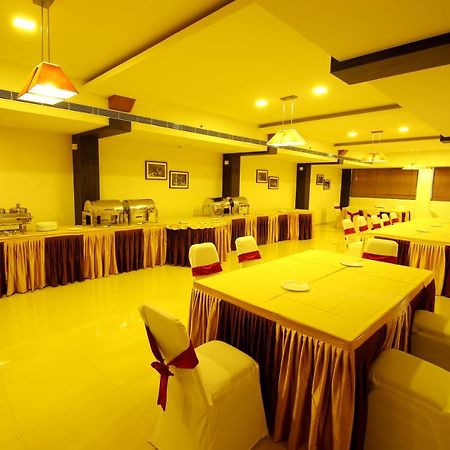 Hotel Hillway Park Колам Екстериор снимка