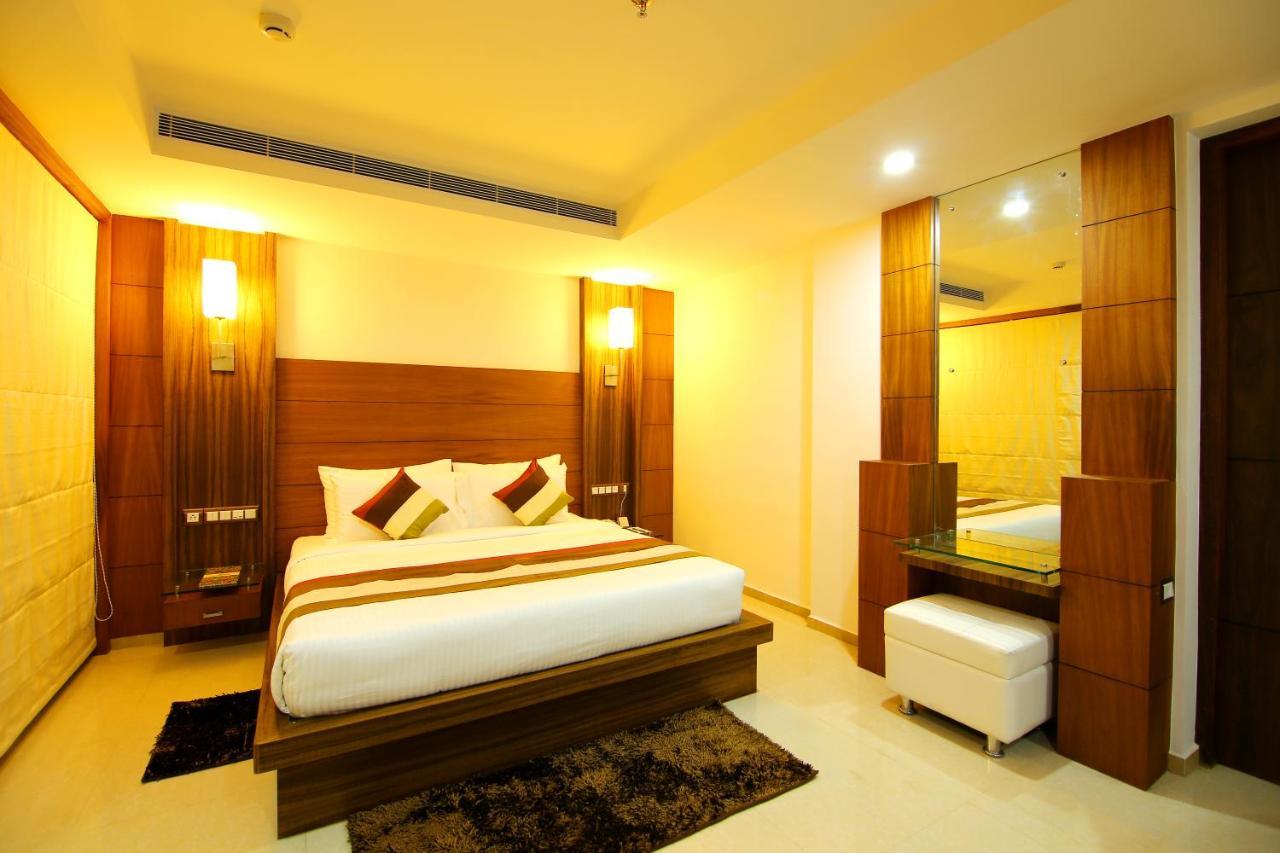 Hotel Hillway Park Колам Екстериор снимка