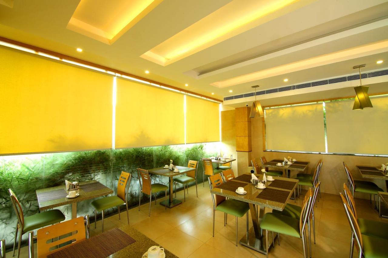Hotel Hillway Park Колам Екстериор снимка