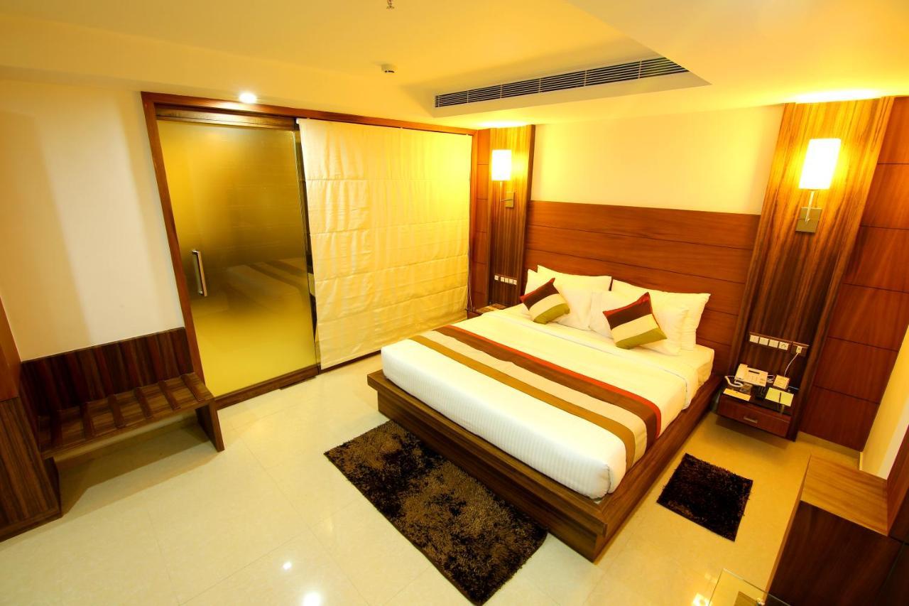 Hotel Hillway Park Колам Екстериор снимка