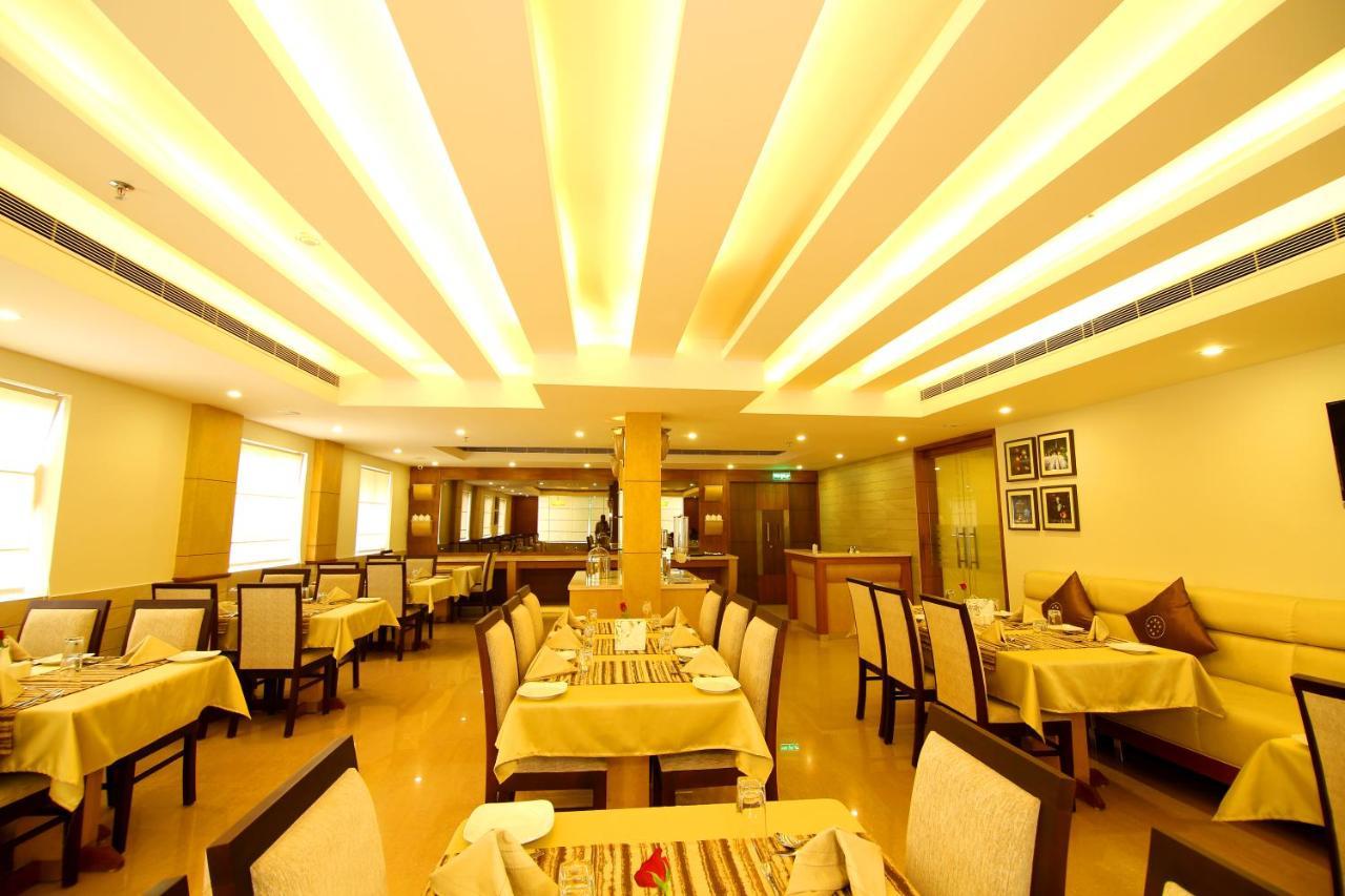 Hotel Hillway Park Колам Екстериор снимка
