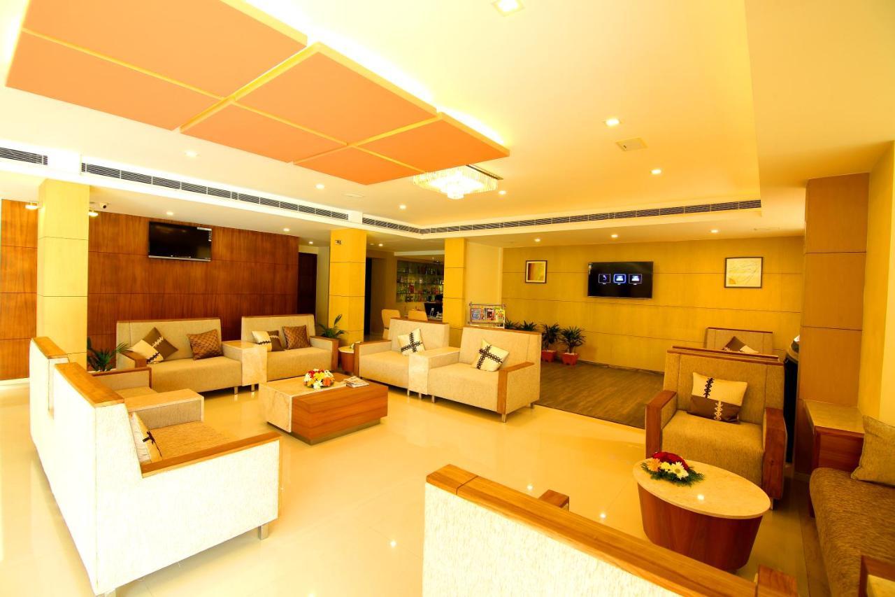 Hotel Hillway Park Колам Екстериор снимка