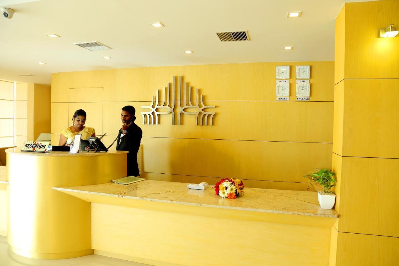 Hotel Hillway Park Колам Екстериор снимка