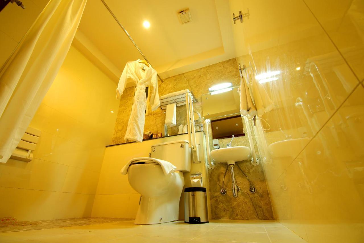 Hotel Hillway Park Колам Екстериор снимка