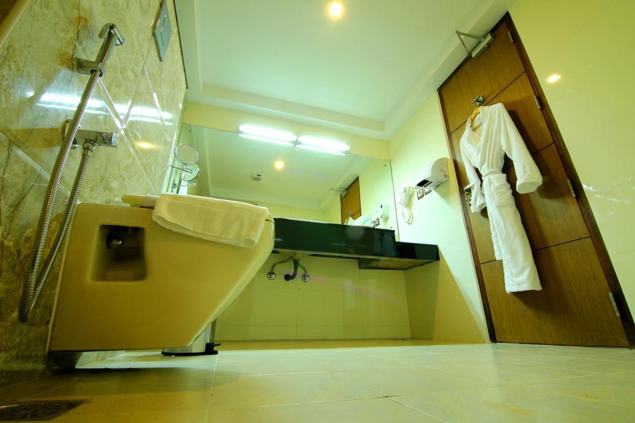 Hotel Hillway Park Колам Екстериор снимка